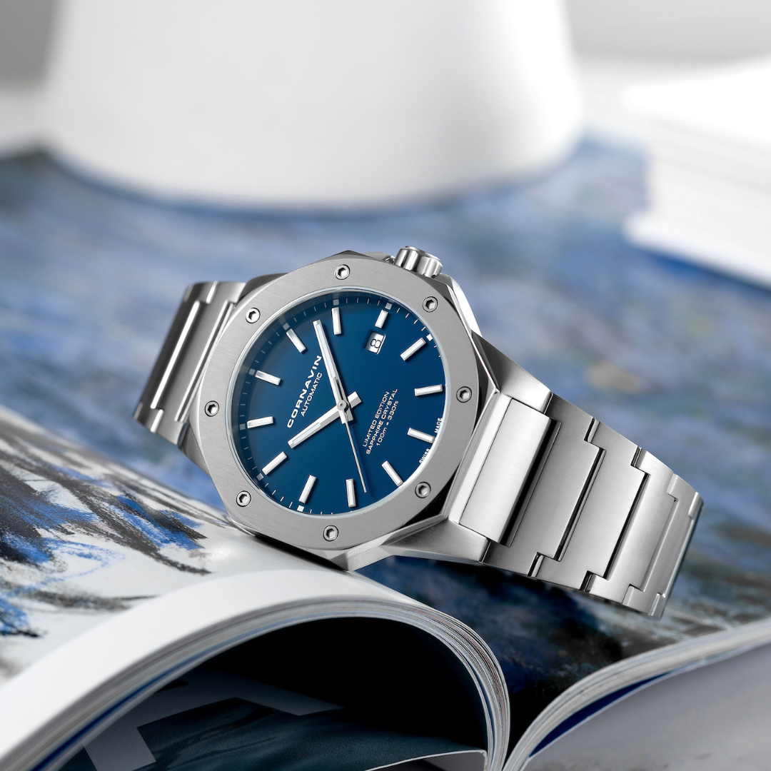 Downtown 3-H Automatic Swiss Made Uhr mit blauem Zifferblatt