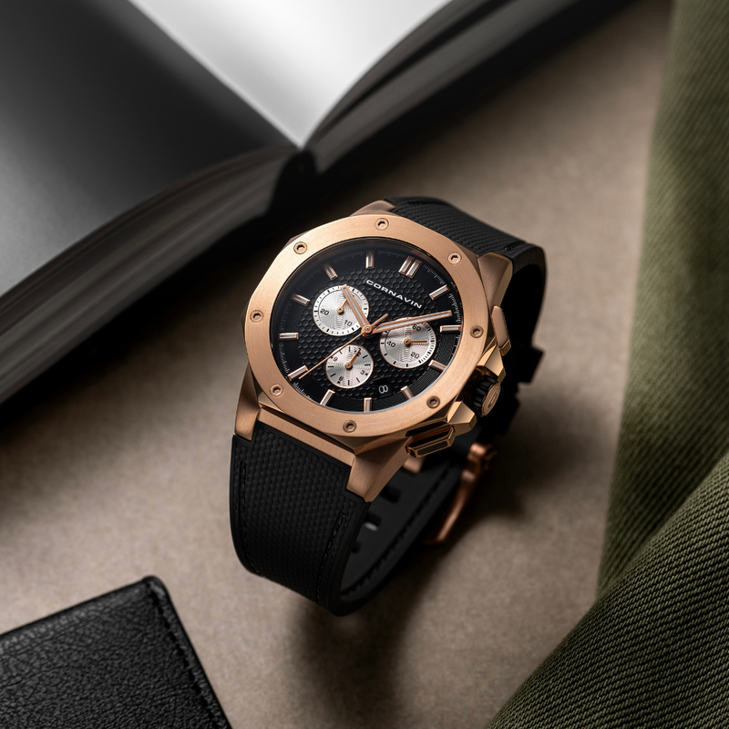 Cornavin Downtown Sport CO.DS.09.R standing on a desk with books in the background